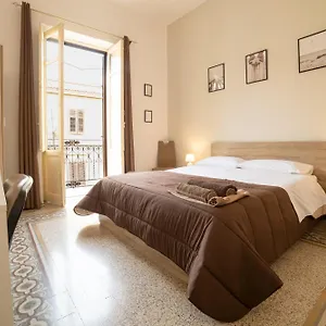 https://giulias-home.palermohotels.org