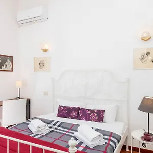 https://monti-deluxe-spectacular-view.it-romehotels.com